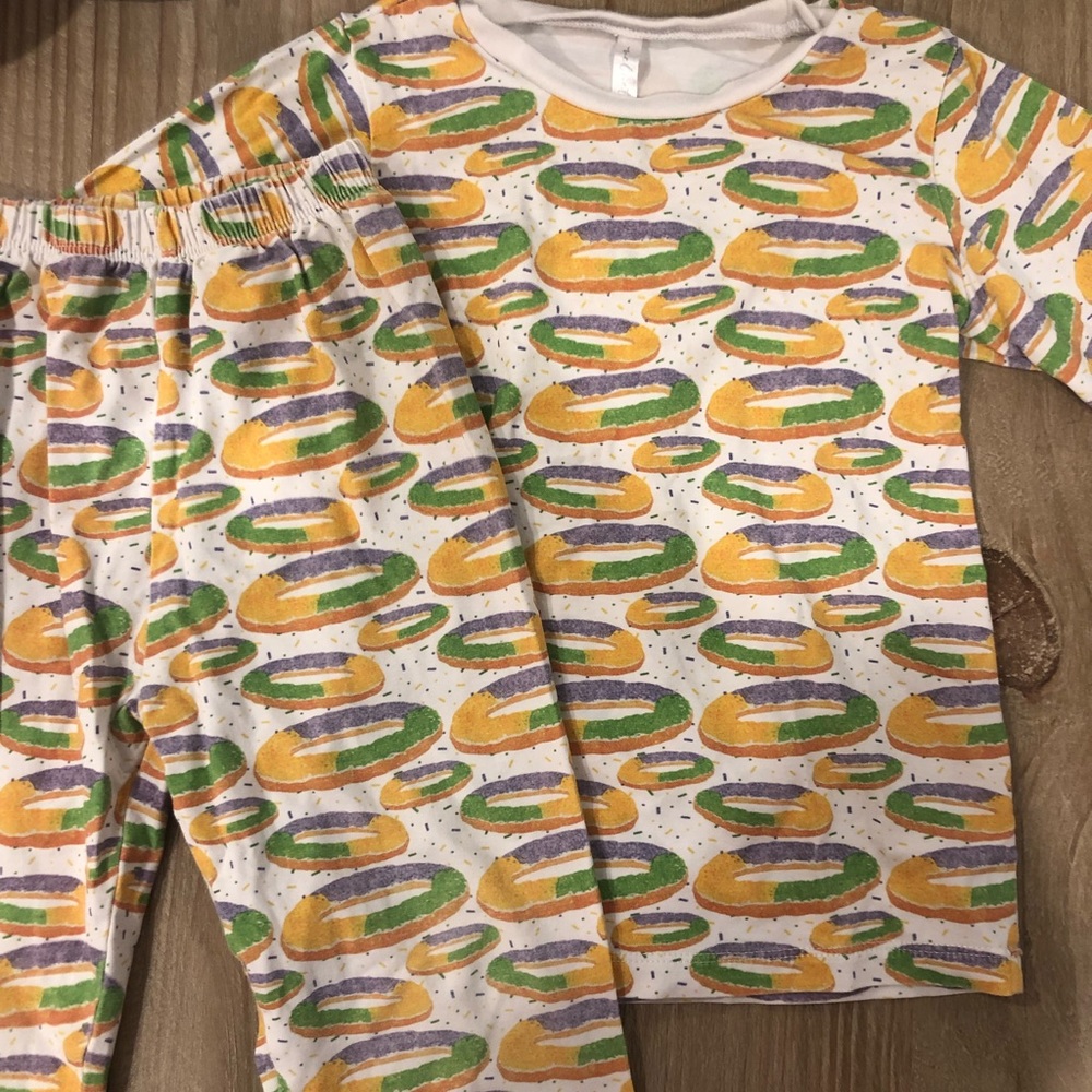 Lil Lagniappe Mardi Gras Pajamas. Size 5T. Fit like a 4T. EUC